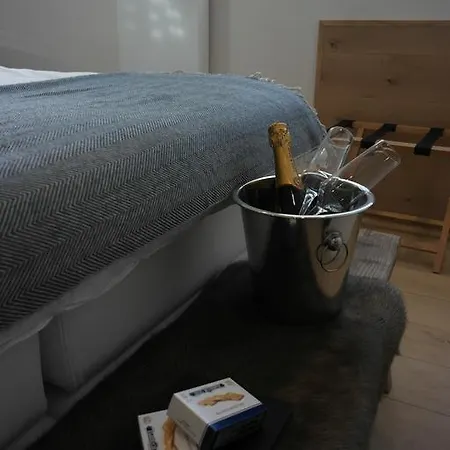 Bed and Breakfast Sixteen 3*
